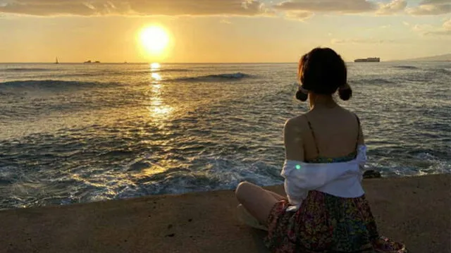 TWICE: Nayeon compartió una fotografía de sus vacaciones en la playa. 24 de enero 2020.