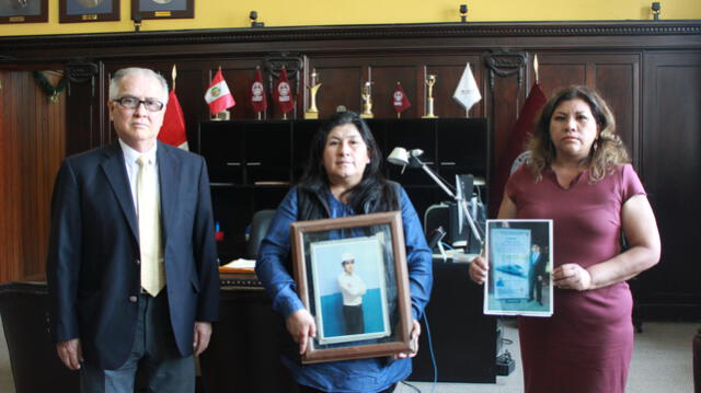 Rector de la UNI se reunió con la madre del egresado Joseph Huashuayo y mostró su apoyo ante el caso. Foto: La República