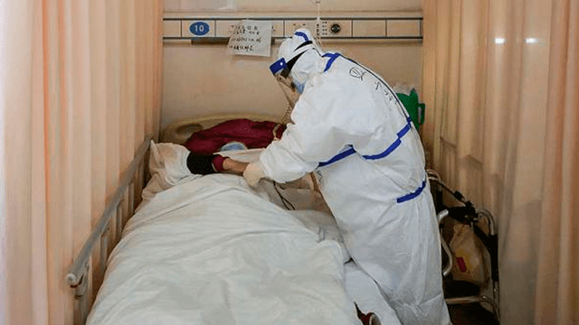 Mujer se cura de coronavirus en China
