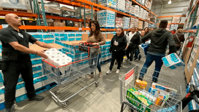 Durante el fin de semana no cesan las compras en territorio mexicano. Foto. Internet