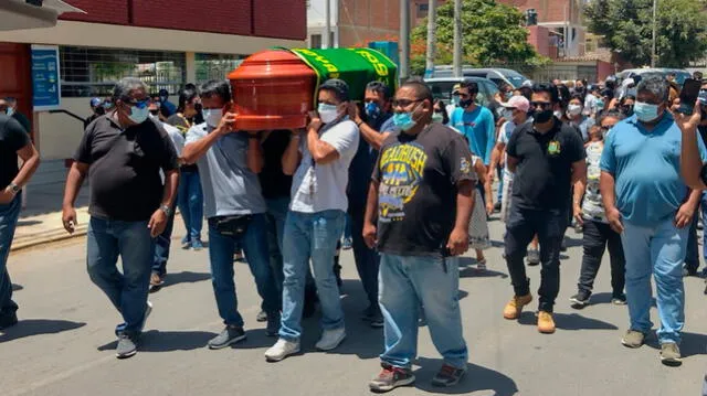 Protesta fue tras enterrar a empresario que murió en accidente de tránsito en la Av. Bolognesi.