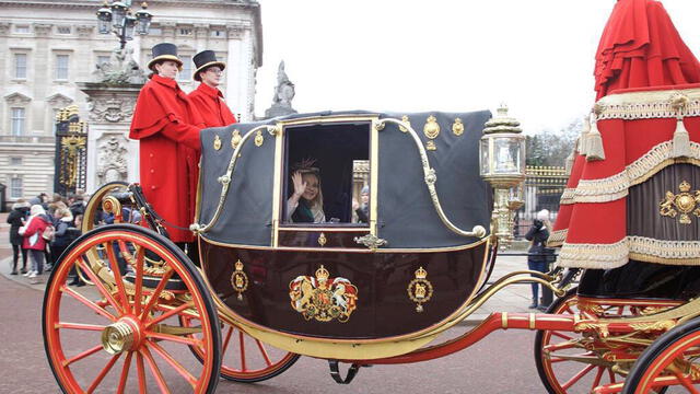 Embajadora Susana de la Puente presentó sus credenciales a la reina Isabel II [FOTOS]