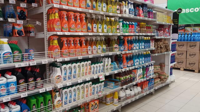 Abastecimiento normal de productos desinfectantes en la tienda Tottus Lima Centro. Foto: La República. Foto: La República