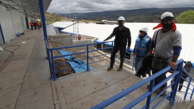 Gobernador de Cajamarca supervisó obras en Hospital Modular de EsSalud de Chota