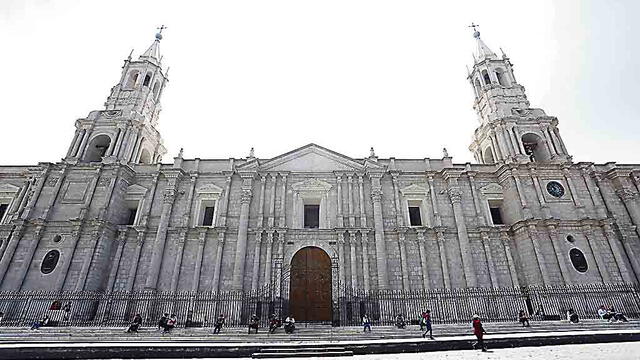 Cuando ardió la Catedral de Arequipa en diciembre de 1844