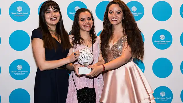 Emprendedoras peruanas ganan premio internacional por proyecto sostenible de moda