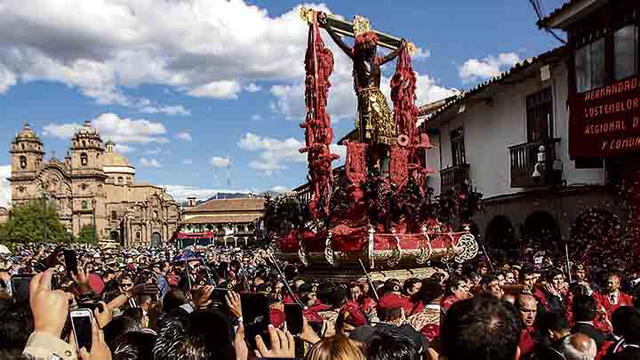 Cusco: Cargando al Taytacha 