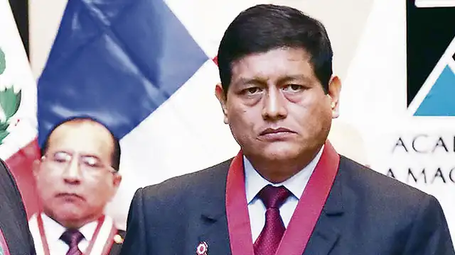 Consejo de Ética del CAL suspende colegiatura del fiscal Chávarry Consejo de Ética del CAL suspende colegiatura del fiscal Chávarry