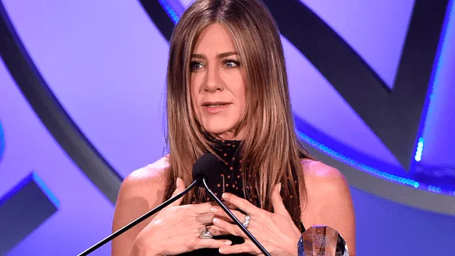 Jennifer Aniston lanza fuerte insulto y gesto obsceno contra el coronavirus en Instagram