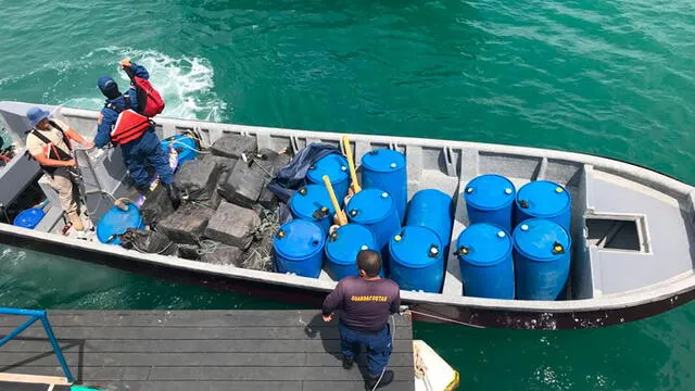 La DEA junto a las autoridades de Colombia capturaron a 10 personas que trasladaban cocaína en dos embarcaciones. Foto: Cortesía.