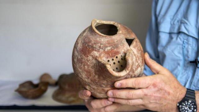Expertos recrean cerveza consumida por faraones hace 5 000 años