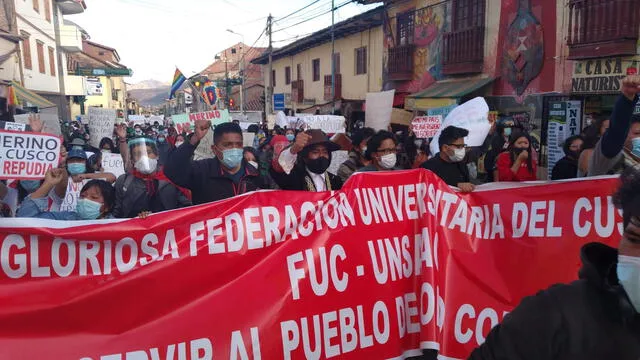 Universitarios cusqueños nuevamente salen a protestar. Foto: Luis Álvarez