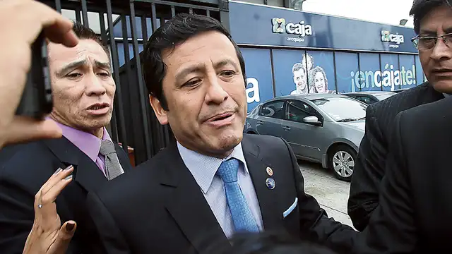 Audio de diálogo con Hinostroza Pariachi obliga a la renuncia del ministro Heresi Audio de diálogo con Hinostroza Pariachi obliga a la renuncia del ministro Heresi