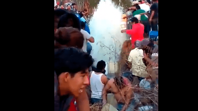 Explosión en México: así robaban gasolina en el lugar del estallido [VIDEOS]