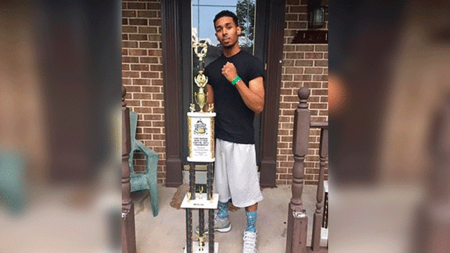 Rehan Staton soñaba con ser boxeador, pero una lesión le cerró esa puerta. Foto: CNN. Rehan Staton soñaba con ser boxeador, pero una lesión le cerró esa puerta. Foto: CNN.