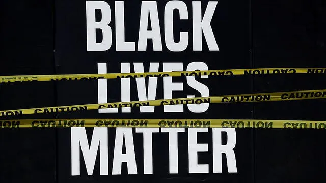 "Black Lives Matter" es un movimiento originado dentro de la comunidad afroestadounidense. Foto: AFP.