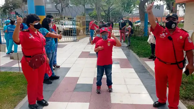 Bomberos de Chiclayo incenrtivan la vacunación contra el coronavirus Bomberos de Chiclayo incenrtivan la vacunación contra el coronavirus