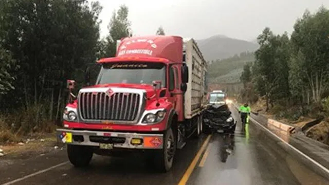 Cuatro personas se salvaron de morir en la carretera Cusco - Sicuani [FOTOS]