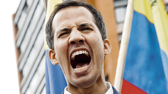 Maduro se aferra a militares y EEUU ordena retiro de personal