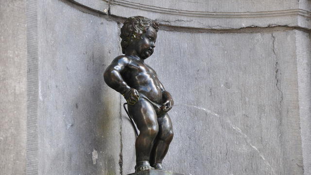 La fuente del niño que orina, en Bruselas, dejará de malgastar agua [FOTOS]