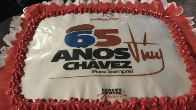 Chavistas conmemoran la fecha en el lugar donde reposan los restos de Chávez. Foto: Twitter Chavistas conmemoran la fecha en el lugar donde reposan los restos de Chávez. Foto: Twitter