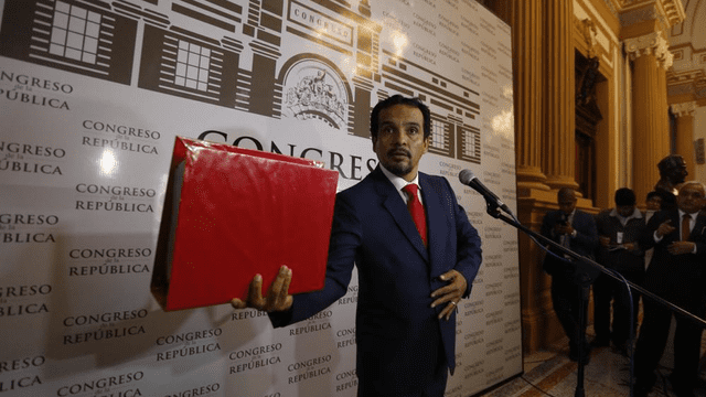 Comisión Lava Jato: Morales entrega informe en minoría que incluye a Alan García Comisión Lava Jato: Morales entrega informe en minoría que incluye a Alan García