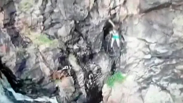 Nathan Datson estaba subiendo por el acantilado en Bells Rapid, resbaló y perdió el equilibrio. Foto: captura de video.