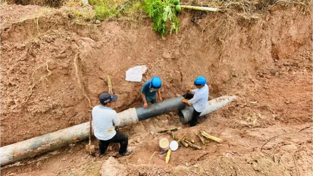 Personal de la Emapab realiza trabajos de reparación de tuberías afectadas por deslizamientos