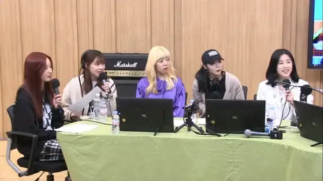 Apink en el programa de radio Cultwo Show