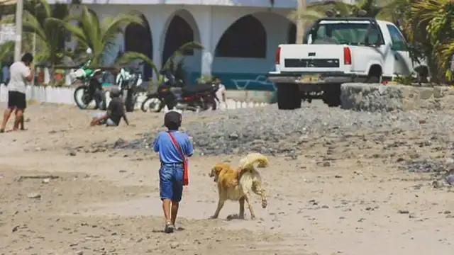 Jason y Rambo en la playa Yacila, ubicado en Piura.