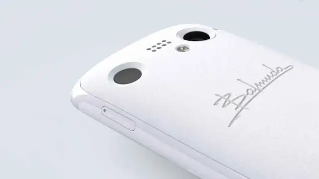 Parte trasera del smartphone. Foto: Balmuda