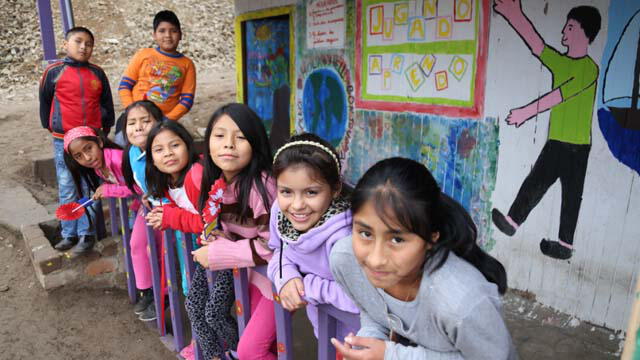 Jóvenes impulsan iniciativa lúdica educativa en San Juan de Miraflores