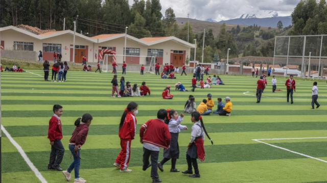 Infraestructura moderna de colegio Libertador San Martín de Recuay