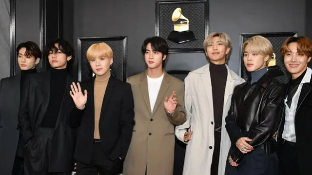 BTS enloquece a presentador segundos antes del show en vivo de los Grammy 2020.