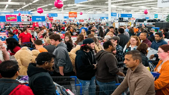 Una fotografía de Walmart durante el "Viernes Negro" de 2019. (Foto: Merca 2.0)