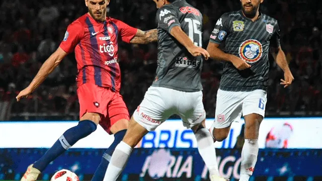 Escándalo en Paraguay por 'gol fantasma' contra Cerro Porteño [VIDEO]