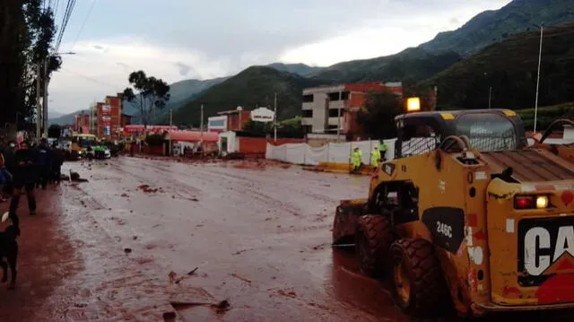Cusco: huaico en Saylla inundó pista principal de ingreso a Cusco