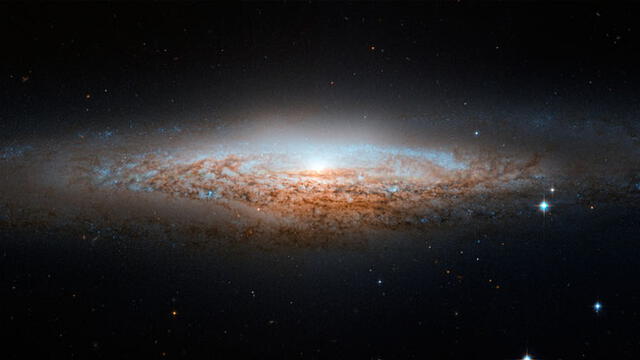 El halo galáctico es la nube que envuelve al disco de la Vía Láctea. Imagen: ESA/NASA.