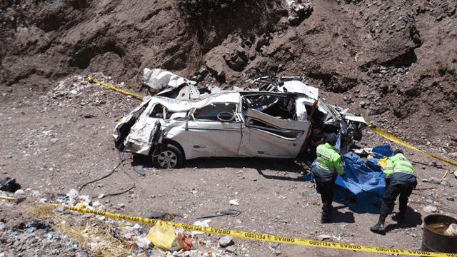 Despiste de minivan a abismo en Huarochirí dejó dos muertes. Foto: Flavio Matos