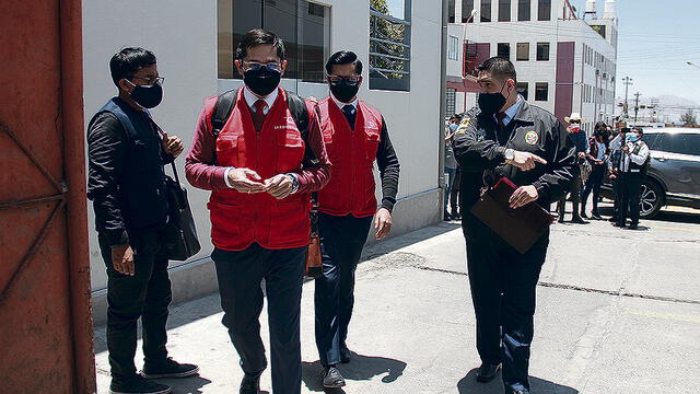 1. intervención. Policía Anticorrupción ingreso a oficinas del Gore Arequipa para recabar pruebas.