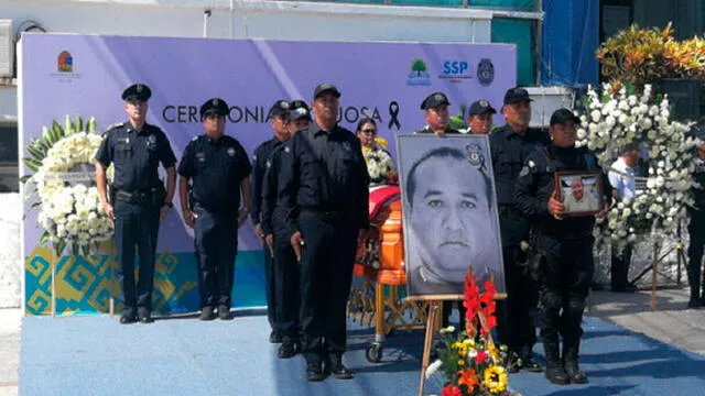 Compañeros de trabajo dieron el último adiós al Inspector José Antonio Archie. Foto: Difusión.