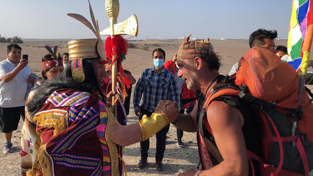 Paracas ofrenda al mar peruano con ceremonia inca. Foto: Rumi Cevallos.