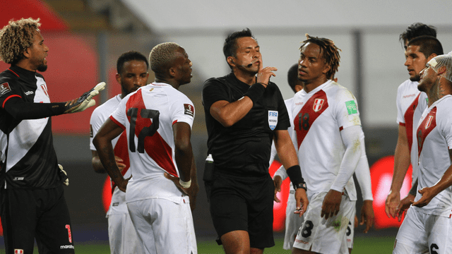 Julio Bascuñán fue muy criticado por su desempeño arbitral en el Perú vs. Brasil de la segunda fecha de las eliminatorias Qatar 2022. Foto: difusión