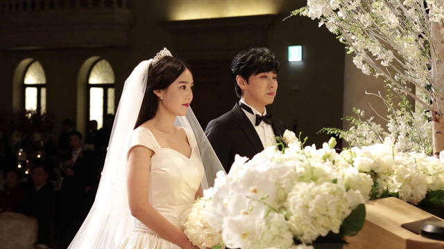 El 13 de diciembre de 2014, Lee Sungmin se casó con la actriz Kim Saeun.