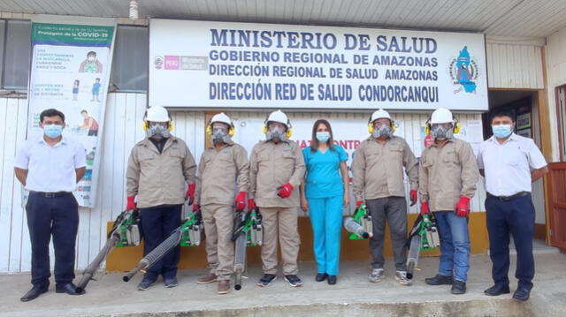 Equipo de fumigadores de la Red de Salud de Condorcanqui Amazonas