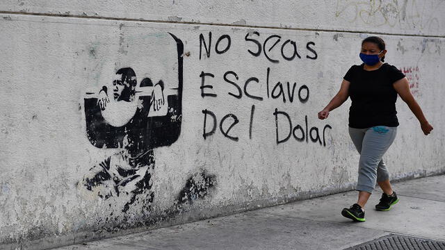 El salario mínimo en Venezuela se ubica en Bs. 400.000 (1,3 dólares). Foto: AFP.