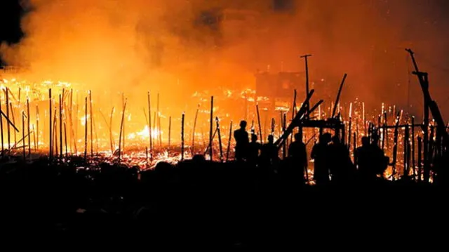 Impactantes imágenes del gigantesco incendio que arrasó con 600 casas en Brasil 