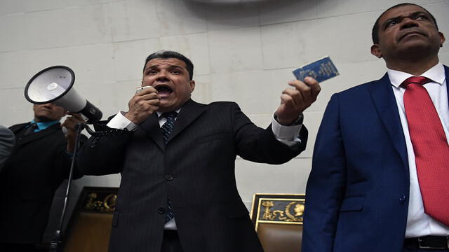 Luis Parra se proclamó presidente de la Asamblea Nacional sin quorum en enero de 2010. Foto: AFP.