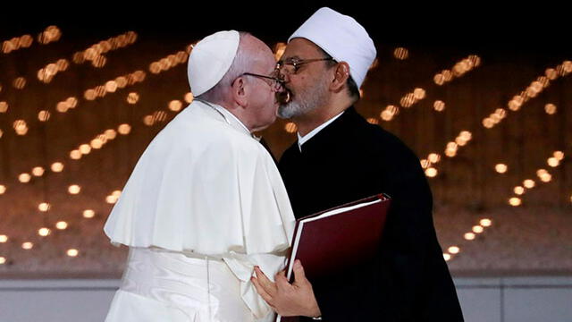 Papa Francisco es el primer pontífice que visita la cuna del Islam [FOTOS]