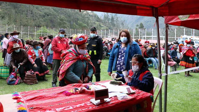 Carritos pagadores entregaron bono Yanapay a usuarios de Pensión 65 en Cusco